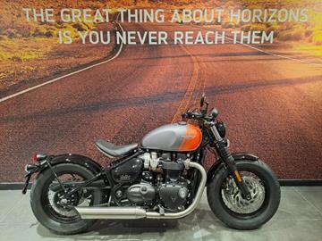 TRIUMPH BONNEVILLE BOBBER