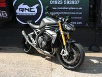 TRIUMPH SPEED TRIPLE 1200 RS