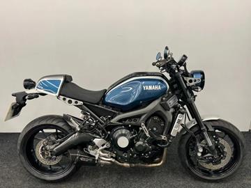 YAMAHA XSR900