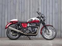 TRIUMPH BONNEVILLE T100