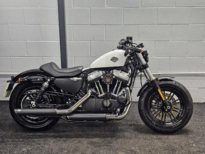 HARLEY-DAVIDSON SPORTSTER 1200