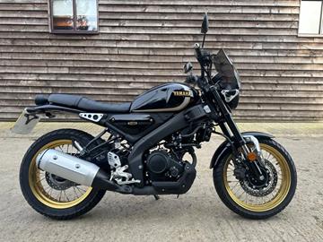 YAMAHA XSR125