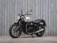 TRIUMPH STREET TWIN