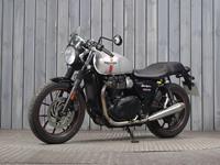 TRIUMPH STREET TWIN