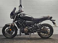 DUCATI MONSTER 821