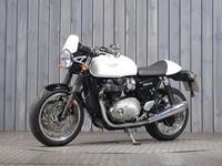 TRIUMPH THRUXTON 1200