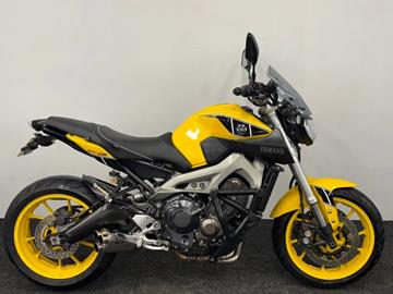 YAMAHA MT-09