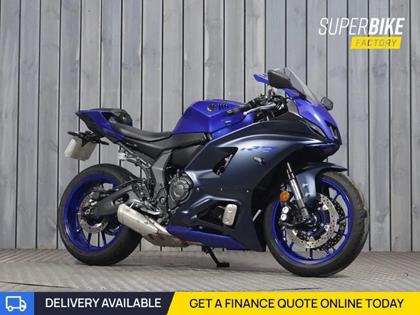 YAMAHA R7