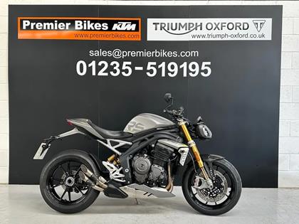 TRIUMPH SPEED TRIPLE 1200 RS