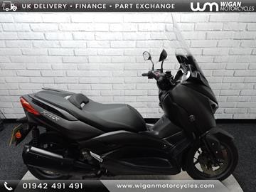 YAMAHA XMAX 300