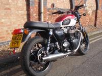 TRIUMPH BONNEVILLE T100