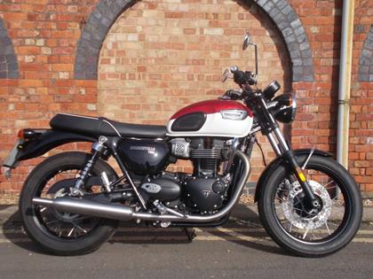 TRIUMPH BONNEVILLE T100