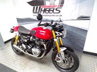 TRIUMPH THRUXTON 1200 R