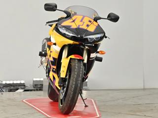 YAMAHA R6 