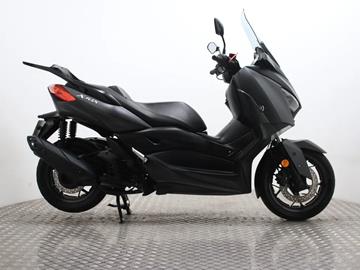 YAMAHA XMAX 125