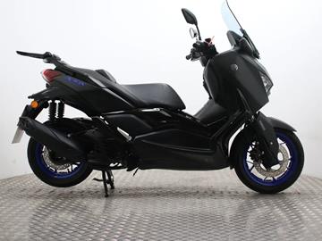 YAMAHA XMAX 125