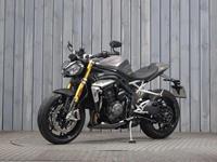 TRIUMPH SPEED TRIPLE 1200 RS