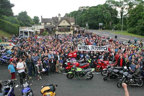 1000 protest at Wheel