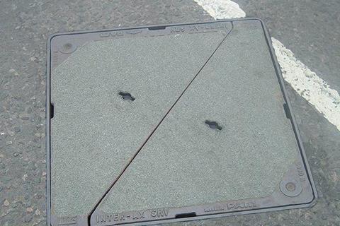 Anti-slip manholes test