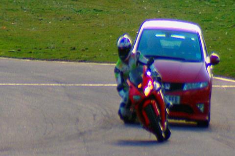 Toseland on a Blade vs Fifth Gear's Needell in a Civic Type R