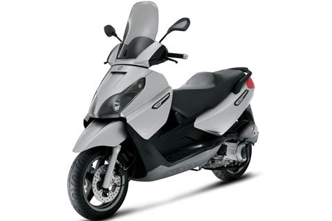 2008 Piaggio X7 scooter revealed