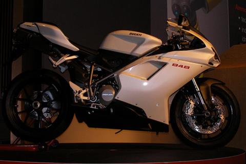 Milan Show: Ducati 848 hits the road