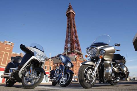 Kawasaki VN1700 Voyager v Harley-Davidson Street Glide v Victory Vision Tour