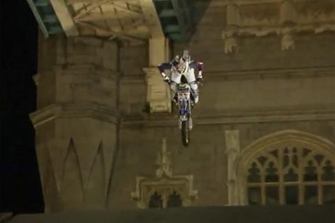 Video: Maddison jumps Tower Bridge