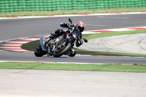 New pictures of Aprilia RSV4 Tuono