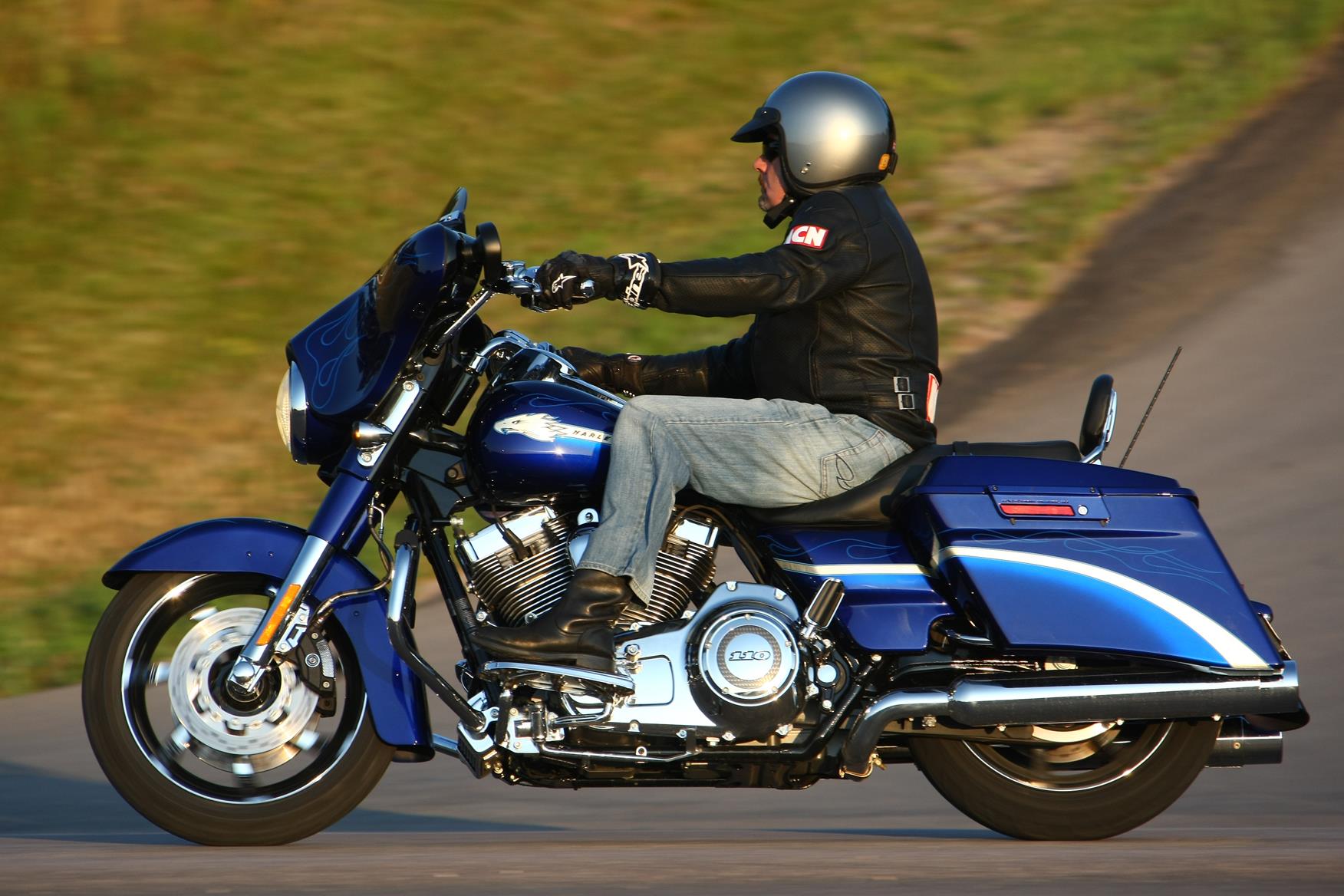 Street glide 2024 cvo 2010