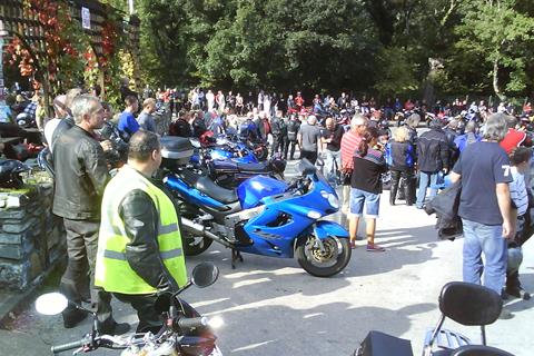 Reclaiming North Wales on an RD350