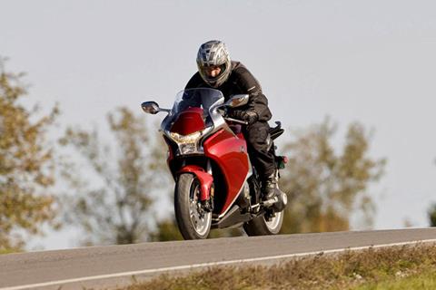 Canadian grabs first quick spin on Honda VFR1200F