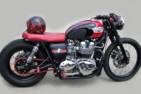 Triumph Bonneville goes bobber