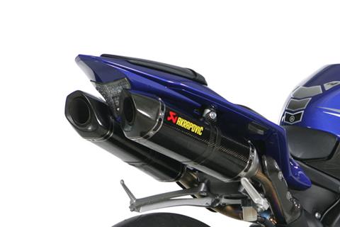 Free Akrapovic exhausts with new Yamaha R1