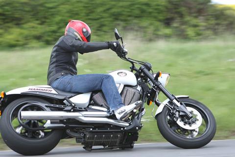 Staff bikes – Victory Hammer S: Calling open-minded Harley owners