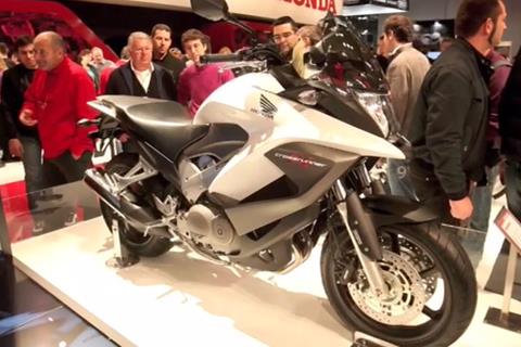 Video: 2011 Honda motorcycles at the Milan bike show