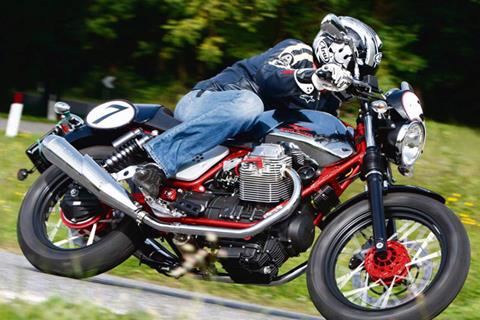 2011 Moto Guzzi V7 Racer - full review