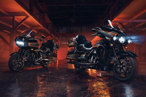 Harley-Davidson give touring models new XR750-inspired Apex paintjob