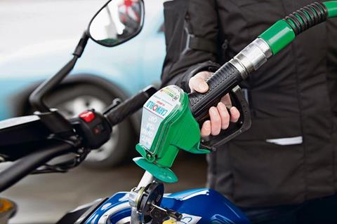 Calls for lower fuel prices: Wholesale savings should be passed to customers