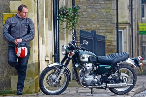 Video: Kawasaki W800 first ride