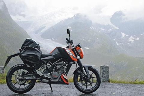 Staff bikes: KTM Duke 125 - Duke to the Alps