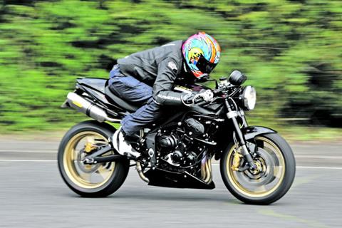 Hooligan Triumph Street Triple R café racer special