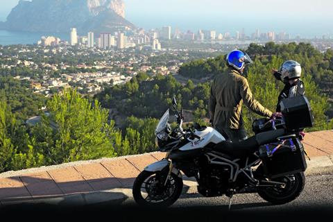 Staff bikes: Triumph Tiger 800 - Tiger hits Spain