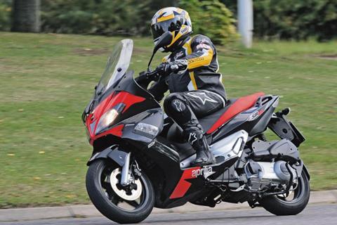 Aprilia SR Max 300: Taken to the Max