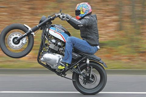 Video: Triumph Thruxton JVB Brit Bob ridden