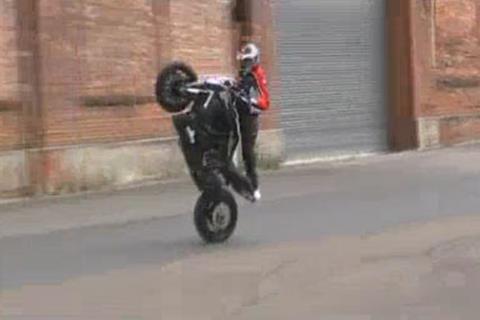 Video: Loon stunt riding a Ducati Diavel