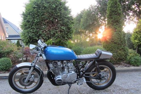 Suzuki GS750 cafe racer