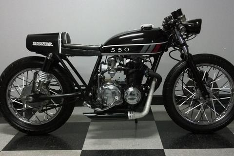 Custom Honda CB550