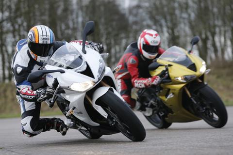 Video: New Triumph Daytona 675 vs Old