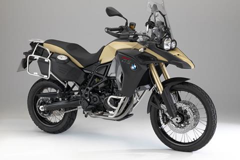 Video: BMW F800GS vs R1200GS and Triumph 800XC vs 1200 Tiger Explorer